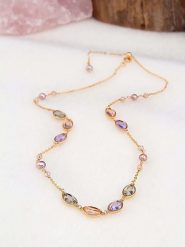 Pierres de Jade Pozłacany naszyjnik z elementami ozdobnymi - dł. 50 cm rozmiar: onesize. Żółte naszyjniki Pierres de Jade, z cyrkonią, pozłacane. Za 86.99 zł.