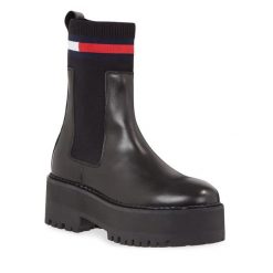 Sztyblety Tommy Jeans. Czarne botki Tommy Jeans, bez wzorów, z jeansu, bez obcasa, na płaskiej podeszwie, bez zapięcia. Za 899.99 zł.