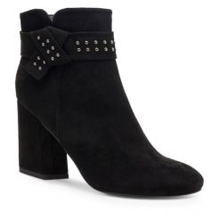 Botki Clara Barson. Brązowe botki Clara Barson, bez wzorów, bez obcasa, na płaskiej podeszwie, bez zapięcia. Za 179.99 zł.