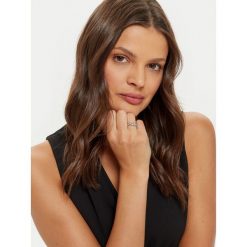Pierścionek Guess. Szare pierścionki Guess, srebrne. Za 239.99 zł.