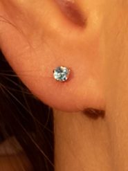 OR ÉCLAT Złote kolczyki-wkrętki "Puces Topaze" z topazami rozmiar: onesize. Niebieskie kolczyki OR ÉCLAT, z topazem, złote. Za 282.99 zł.