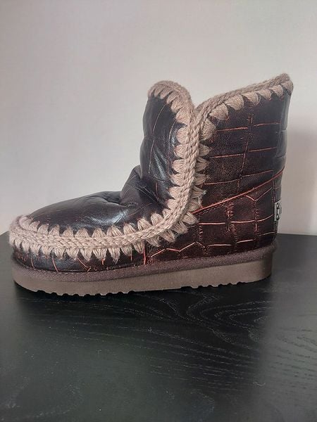 Mou Skórzane botki zimowe w kolorze brązowym rozmiar: 37. Brązowe botki Mou, na zimę, bez wzorów, ze skóry, bez obcasa, bez zapięcia. Za 869.99 zł.