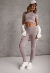 Jasnoszare Legginsy Basic z Modelującą Wstawką w Pasie Liacan. Szare legginsy Renee, l, bez wzorów, z jeansu, krótkie. Za 49.99 zł.