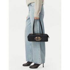 Torebka LOVE MOSCHINO. Czarne torebki klasyczne Love Moschino, bez wzorów, bez dodatków. Za 859.99 zł.