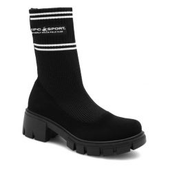 Botki Beverly Hills Polo Club. Czarne botki Beverly Hills Polo Club, bez wzorów, bez obcasa, na słupku, bez zapięcia. Za 99.99 zł.