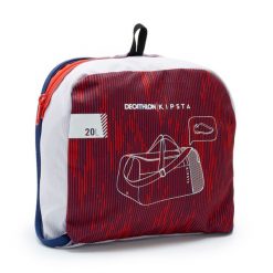 Torba sportowa Decathlon Essential 20 l. Czerwone torby na ramię DECATHLON, bez wzorów, z materiału, sportowe, na ramię, bez dodatków. Za 24.99 zł.