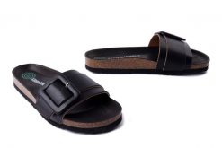 DR. BRINKMANN 700758-01 schwarz, klapki damskie. Czarne klapki Dr. Brinkmann, bez wzorów, bez obcasa. Za 185.43 zł.