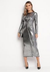 Srebrna Połyskująca Sukienka Maxi z Ozdobnym Węzłem Fabriana. Szare sukienki Born2be, bez wzorów, z tkaniny, eleganckie, bez kołnierzyka, bez ramiączek, maxi, dopasowane. Za 89.99 zł.