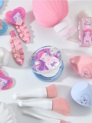 Rozświetlacz Disney Princess - wielobarwny. Rozświetlacze Sinsay. Za 12.99 zł.