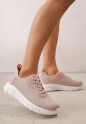 Różowe Minimalistyczne Buty Sportowe z Siateczki na Tłoczonej Podeszwie Zanera. Czerwone obuwie sportowe Born2be, z jeansu, bez zapięcia, na fitness i siłownię. Za 79.99 zł.