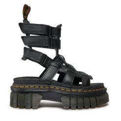 Sandały Dr. Martens. Czarne sandały Dr. Martens, bez wzorów, bez obcasa, na płaskiej podeszwie, bez zapięcia. Za 899.99 zł.