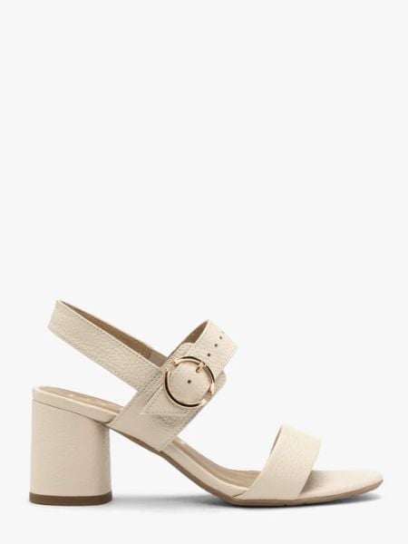 Kremowe sandały damskie. Brązowe sandały Ryłko, bez wzorów, ze skóry, bez obcasa, na obcasie, bez zapięcia. W wyprzedaży za 249.99 zł.