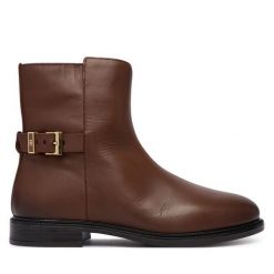 Botki Tommy Hilfiger. Brązowe botki TOMMY HILFIGER, bez wzorów, bez obcasa, na płaskiej podeszwie, bez zapięcia. Za 649.99 zł.