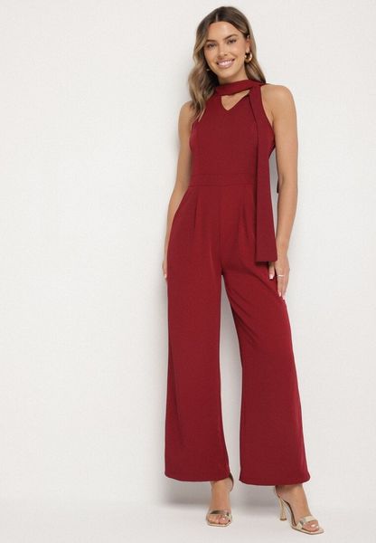 Bordowy Kombinezon Bez Rękawów z Ozdobnym Wiązaniem i Szerokimi Nogawkami Silarine. Czerwone sukienki Born2be, na co dzień, l, bez wzorów, z jeansu, eleganckie, bez kołnierzyka, bez ramiączek, sportowe. Za 119.99 zł.