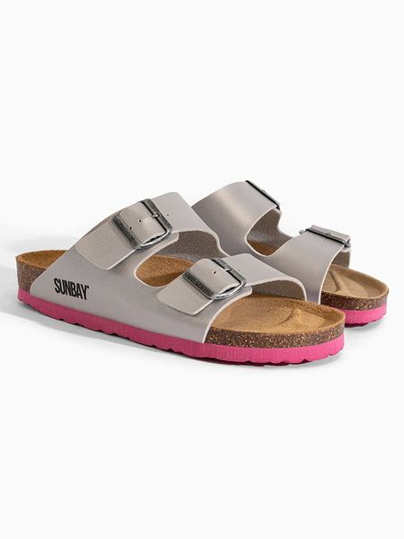 Sunbay Klapki "Trefle" w kolorze srebrnym rozmiar: 38. Szare klapki Sunbay, bez wzorów, z otwartym noskiem, bez obcasa. Za 139.95 zł.