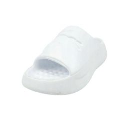 Klapki Damskie Serve. Białe klapki Lacoste, bez wzorów, z materiału, z otwartym noskiem, bez obcasa, na obcasie. Za 199.00 zł.