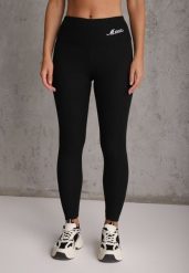 Czarne Prążkowane Legginsy High Waist z Haftowanym Napisem z Boku Eunedeia. Czarne legginsy Renee, m, bez wzorów, z jeansu, z podwyższonym stanem, krótkie. Za 49.99 zł.