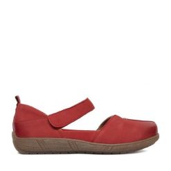 Półbuty Go Soft. Czerwone czółenka GO SOFT, bez wzorów, bez obcasa, na obcasie, bez zapięcia. Za 139.99 zł.