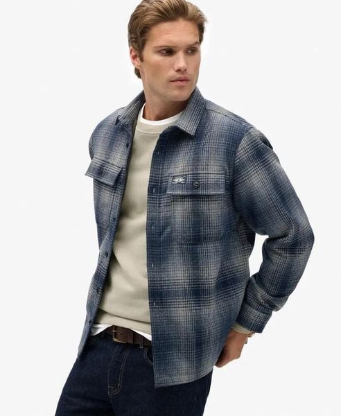 Superdry Wool Blend Miller Overshirt - koszula oversize z mieszaniny wełny. Niebieskie koszule Superdry, s, z aplikacjami, z bawełny, vintage, bez kołnierzyka, bez ramiączek. Za 421.95 zł.