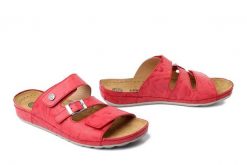 DR. BRINKMANN 700745-04 rot, klapki damskie. Czerwone klapki Dr. Brinkmann, bez wzorów, ze skóry, bez obcasa. Za 263.42 zł.