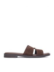 Lasocki Klapki CEO-RST-EMIE-05 Brązowy ciemny. Brązowe klapki Lasocki, bez wzorów, ze skóry, bez obcasa. Za 139.99 zł.