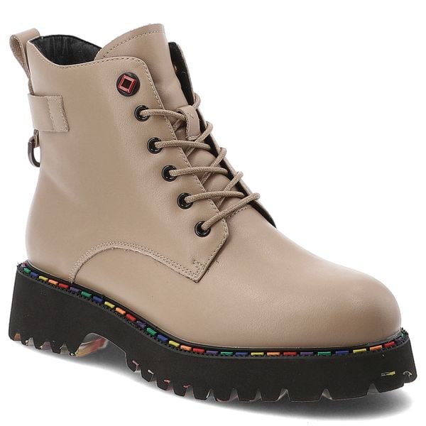 Trapery damskie Artiker, botki skórzane na płaskim obcasie za kostkę i zapinane na zamek, beżowe, 55C0506. Brązowe botki Artiker, bez wzorów, ze skóry, za kostkę, bez obcasa, na płaskiej podeszwie, bez zapięcia. Za 269.00 zł.