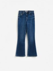 Jeansy flare z krótszą nogawką - granatowy. Niebieskie jeansy Reserved, bez wzorów. Za 129.99 zł.