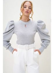 Trend Alaçatı Stili Bluzka w kolorze szarym rozmiar: S. Szare bluzki Trend Alaçatı Stili, s, bez wzorów, bez kołnierzyka, bez ramiączek. Za 41.49 zł.