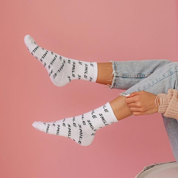 Białe skarpetki damskie SMILE BK 900. Białe skarpety Milena, bez wzorów, z bawełny. Za 15.90 zł.