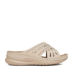 Klapki Go Soft. Brązowe klapki GO SOFT, bez wzorów, bez obcasa. Za 89.99 zł.