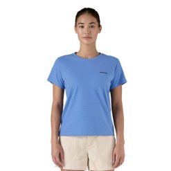 Koszulka trekkingowa damska P-6 Logo Responsibili-Tee Women. Niebieskie koszulki sportowe Patagonia, bez wzorów, bez ramiączek. Za 159.99 zł.