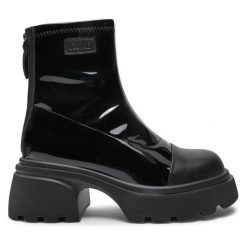 Botki GOE. Czarne botki GOE, bez wzorów, bez obcasa, na słupku, bez zapięcia. Za 419.99 zł.