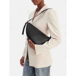 Torebka GINO ROSSI. Czarne torebki klasyczne Gino Rossi, bez wzorów, bez dodatków. Za 259.99 zł.