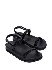 Melissa Sandały w kolorze czarnym rozmiar: 39. Czarne sandały Melissa, bez wzorów, klasyczne, z otwartym noskiem, bez obcasa, bez zapięcia. Za 143.95 zł.