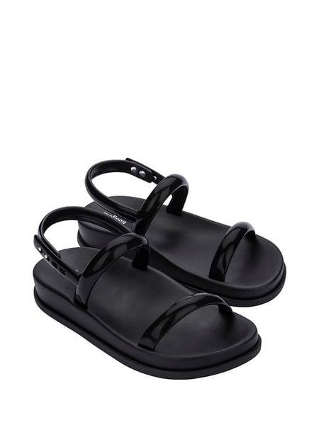 Melissa Sandały w kolorze czarnym rozmiar: 39. Czarne sandały Melissa, bez wzorów, klasyczne, z otwartym noskiem, bez obcasa, bez zapięcia. Za 143.95 zł.