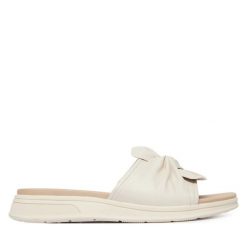 Klapki Caprice. Białe klapki Caprice, bez wzorów, bez obcasa. Za 339.99 zł.