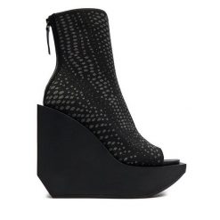 Botki United Nude. Czarne botki United Nude, bez wzorów, bez obcasa, na koturnie, bez zapięcia. Za 2,369.00 zł.