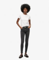 Superdry Dżinsy skinny z organicznej bawełny, średni stan - Walcott Black Stone. Czarne jeansy Superdry, z aplikacjami. Za 397.35 zł.