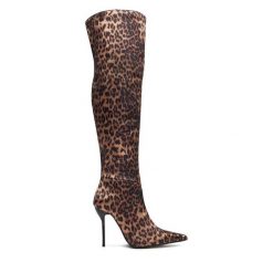 Kozaki DeeZee. Brązowe kozaki DeeZee, bez obcasa, na szpilce, bez zapięcia. Za 349.99 zł.