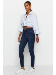 Trendyol Dżinsy - Skinny fit - w kolorze granatowym rozmiar: 42. Niebieskie jeansy Trendyol, bez wzorów, z podwyższonym stanem. Za 105.63 zł.