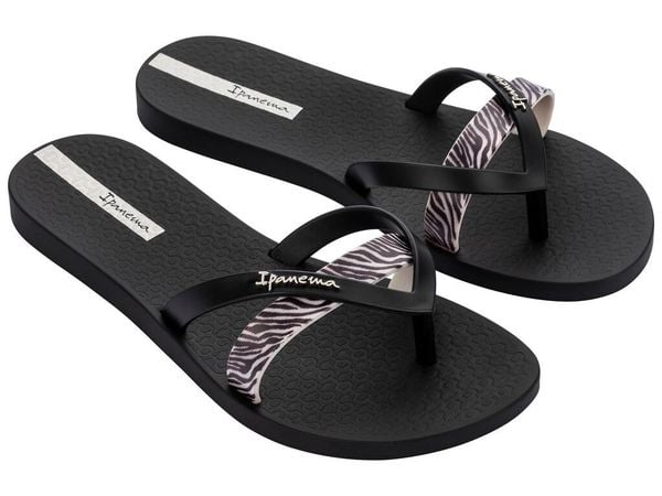 Klapki japonki damskie Ipanema Kirei. Brązowe klapki Ipanema, bez wzorów, z materiału, bez obcasa. Za 79.00 zł.