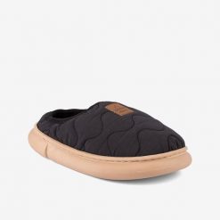 Kapcie damskie Coqui 36/37 czarne. Czarne obuwie domowe Coqui, bez wzorów, bez zapięcia. Za 131.99 zł.