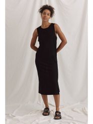 Cotton Candy Sukienka "Nicky" w kolorze czarnym rozmiar: S. Czarne sukienki Cotton Candy, na co dzień, s, bez wzorów, bez kołnierzyka, bez ramiączek, midi, proste. Za 100.28 zł.