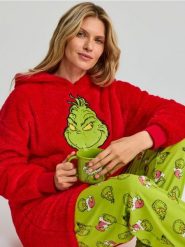 Bluza snuddie z haftem Grinch - czerwony. Czerwone bluzy Sinsay, l, bez wzorów, bez kaptura. Za 69.99 zł.