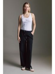 Cotton Candy Spodnie dresowe w kolorze czarnym rozmiar: S. Czarne spodnie dresowe Cotton Candy, s, bez wzorów, z dresówki. Za 170.47 zł.