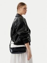 Calvin Klein Torebka Foil Logo Glossy LV04F3738G Czarny. Czarne torebki klasyczne Calvin Klein, bez wzorów, ze skóry, bez dodatków. Za 449.99 zł.