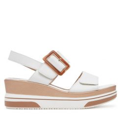 Sandały Remonte. Białe sandały Remonte, bez wzorów, bez obcasa, na koturnie, bez zapięcia. Za 359.99 zł.