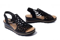 RIEKER 67465-00 black, sandały damskie. Czarne sandały Rieker, bez wzorów, bez obcasa, na koturnie, bez zapięcia. Za 349.90 zł.