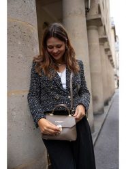 Victor & Hugo Paris Skórzana torebka "Florentine" w kolorze jasnobrązowym - 21,5 x 16,5 x 12,5 cm rozmiar: onesize. Brązowe torebki klasyczne Victor & Hugo Paris, bez wzorów, z materiału, bez dodatków. Za 295.99 zł.