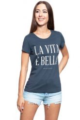 MUSTANG T SHIRT DAMSKI Alexia C Print Blue Nights 1009053 4085. Niebieskie t-shirty Mustang, s, bez wzorów, bez kołnierzyka, bez ramiączek. W wyprzedaży za 39.99 zł.